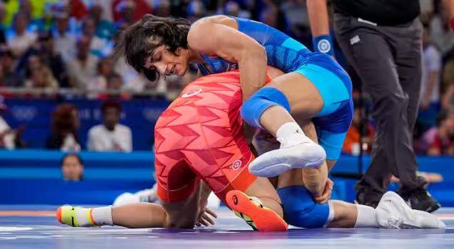 Vinesh Phogat: CAS created a problem on the silver medal, put the ball in Vinesh's court by asking these 3 questions Vinesh Phogat: CAS ਨੇ ਸਿਲਵਰ ਮੈਡਲ ਤੇ ਫਸਾਇਆ ਪੇਚ, ਇਹ 3 ਸਵਾਲ ਪੁੱਛ ਕੇ ਵਿਨੇਸ਼ ਦੇ ਪਾਲੇ 'ਚ ਸੁੱਟੀ ਗੇਂਦ