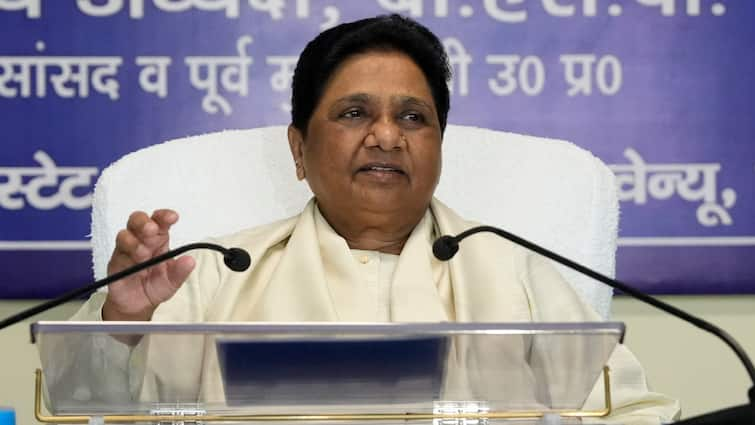 BSP Finalized 3 Candidate for UP By Election Mayawati Announce soon ANN यूपी उपचुनाव के लिए 3 सीटों पर BSP के उम्मीदवार फाइनल? मायावती जल्द करेंगी ऐलान