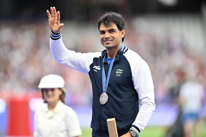 గత ఒలింపిక్స్లో పసిడి గెలిచిన నీరజ్ చోప్రా.. ఈసారి రజతానికి పరిమితమయ్యాడు.