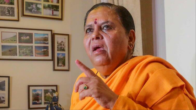 bangladesh crisis news bjp leader Uma Bharti Reaction on attack on hindu targeted congress Bangladesh Crisis: ‘हिंदू अपनी जान और इज्जत...', उमा भारती बोलीं- बांग्लादेश से सीखें सबक