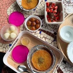 न्यू पेरेंट्स अली फजल-ऋचा चड्ढा के घर लंच पर पहुंचे जहीर-सोनाक्षी, कपल ने शेयर की खूबसूरत तस्वीरें