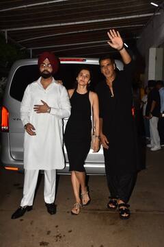 Khel Khel Mein Screening: पठानी लुक में पहुंचे अक्षय कुमार...तो तापसी ने ब्लैक ड्रेस में दिखाया स्वैग, देखें तस्वीरें