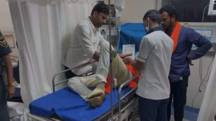 Manoj Jarange Patil After the peace rally in Pune Manoj Jarange was admitted to Sahyadri Hospital in for treatment Marathi News Manoj Jarange Patil : पुण्यातील शांतता रॅलीनंतर मनोज जरांगेंना भोवळ, उपचारासाठी सह्याद्री हॉस्पिटलमध्ये दाखल