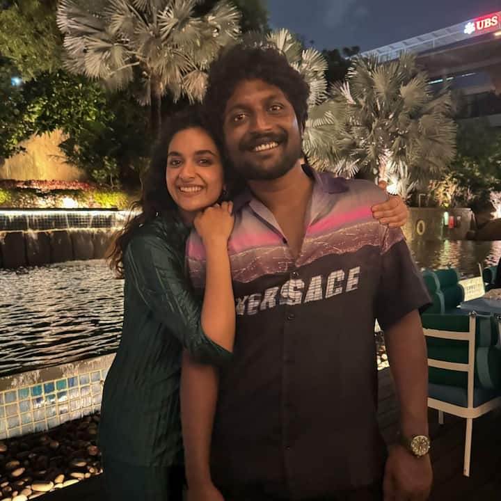 మహానటి కీర్తీ సురేష్ జోరు మీద ఉంది. వరుస సినిమాలతో ఫుల్ బిజీగా గడిపేస్తూ బిజీ బిజీగా ఉంటోంది. లేటెస్టుగా ఆమె ఒక సినిమా షూటింగ్ కంప్లీట్ చేసింది. ఆ సినిమా పేరు 'ఉప్పు కప్పురంబు'. ఈ సినిమాలో హీరో సుహాస్. ఇతర టెక్నీషియన్ల గురించి తెలుసా?