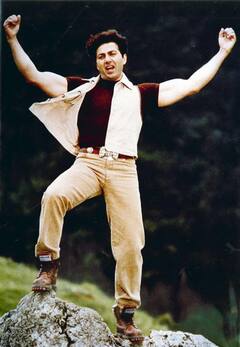 क्यों ‘जीत’ की शूटिंग के दौरान सनी देओल के लिए खाली करवाया जाता था पूरा सेट, किस्सा जान नहीं रोक पाएंगे हंसी