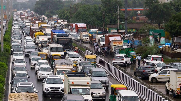 Independence Day delhi traffic police restrictions in New delhi red fort From Kite Flying To Entry Of Heavy Transport Vehicles: Restrictions Announced Ahead Of Independence Day