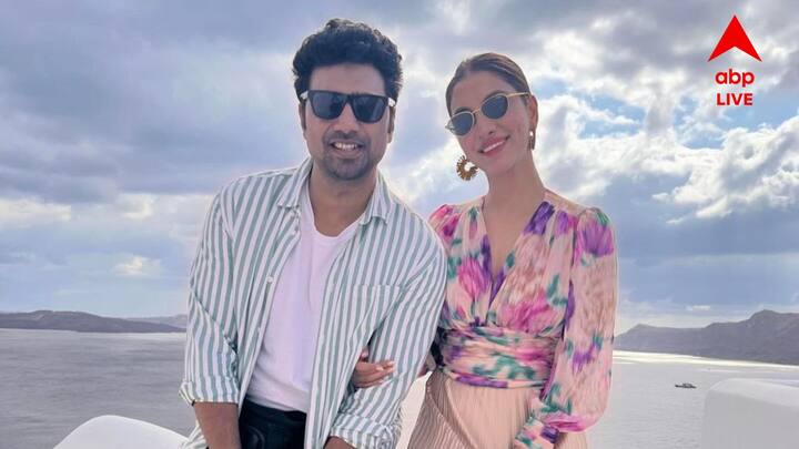 কী সেই তকমা? রুক্মিণীকে তিনি সেরা ঘুরতে যাওয়ার সঙ্গী হিসেবে তুলে ধরেছেন। প্রেমিকার সঙ্গে সঙ্গে রুক্মিণী যে দেবের প্রিয় বন্ধুও, সেবিষয়ে সন্দেহ নেই।