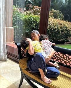 Nayanthara with Kids : குழந்தைகளை கொஞ்சி விளையாடும் நடிகை நயன்தாரா!