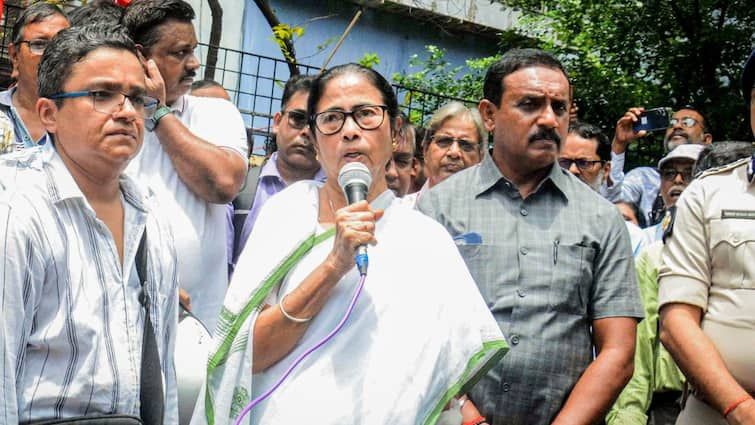 Kolkata Doctor Death RG Kar BJP Accuses Mamata Banerjee Govt Of State Terrorism CM Says Will Handover Probe To CBI If Kolkata Doctor Death: BJP Accuses Mamata Govt Of 'State Terrorism', CM Says Will Hand Over Probe To CBI If...