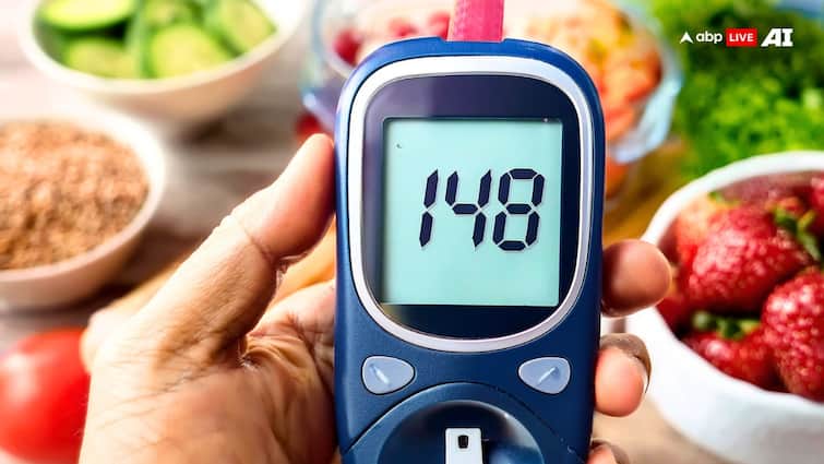 5 effective strategies to manage blood sugar spikes after meals and maintain balanced glucose levels खाना खाने के तुरंत बाद क्यों बढ़ जाता है बल्ड में शुगर लेवल, इन नेचुरल तरीकों से करें कंट्रोल