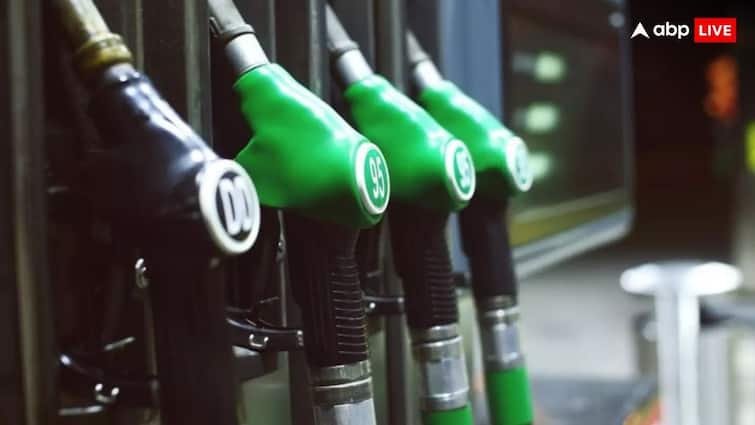 Ethanol Blending: पेट्रोल के बाद अब डीजल में भी मिलाया जाएगा इथेनॉल, केंद्र सरकार कर रही है 5 फीसदी ब्लेंड करने की तैयारी India Ethanol Blending Programme Goverment is now planning to blend it with diesel Ethanol Blending: पेट्रोल के बाद अब डीजल में भी मिलाया जाएगा इथेनॉल, केंद्र सरकार कर रही है 5 फीसदी ब्लेंड करने की तैयारी