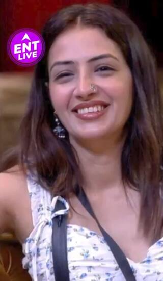 Chandrika Gera Dixit aka Vada Pav Girl पर भड़के Deepika Arya और Sunny Arya