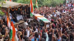 'एनकाउंटर से पहले भेजा था गुड मॉर्निंग मैसेज', रो-रोकर बोलीं शहीद दीपक की पत्नी, गांव गमगीन