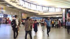 स्वतंत्रता दिवस के मद्देनजर सुरक्षा जांच में मेट्रो यात्रियों को हो रही देरी, DMRC ने दी ये सलाह