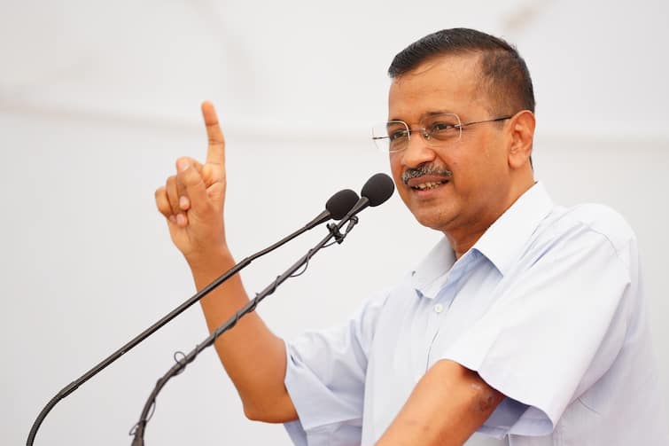 Supreme Court deferred Hearing on Arvind Kejriwal petition against arresting Now the next hearing will be on 5th September गिरफ्तारी के खिलाफ अरविंद केजरीवाल की याचिका पर सुप्रीम कोर्ट में सुनवाई टली, अभी जेल में ही रहेंगे दिल्ली के CM