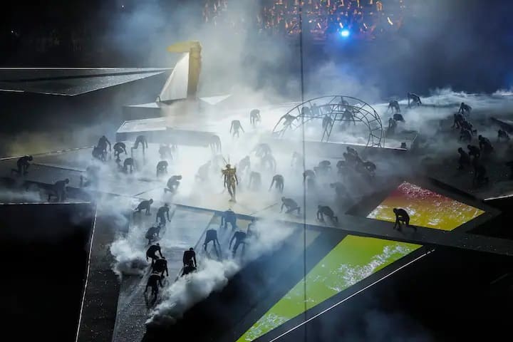 પેરિસ ઓલિમ્પિકનો સમાપન સમારોહ ફ્રાન્સના સ્ટેડ ડી ફ્રાન્સ સ્ટેડિયમમાં યોજાયો હતો. આ ફ્રાન્સમાં સૌથી મોટું સ્ટેડિયમ છે.