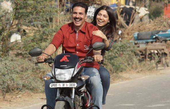 11 अगस्त 2017 को रिलीज हुई फिल्म टॉयलेट: एक प्रेम कथा में अक्षय कुमार और भूमि पेडनेकर लीड रोल में थे. ये फिल्म बॉक्स ऑफिस पर सुपरहिट साबित हुई थी.