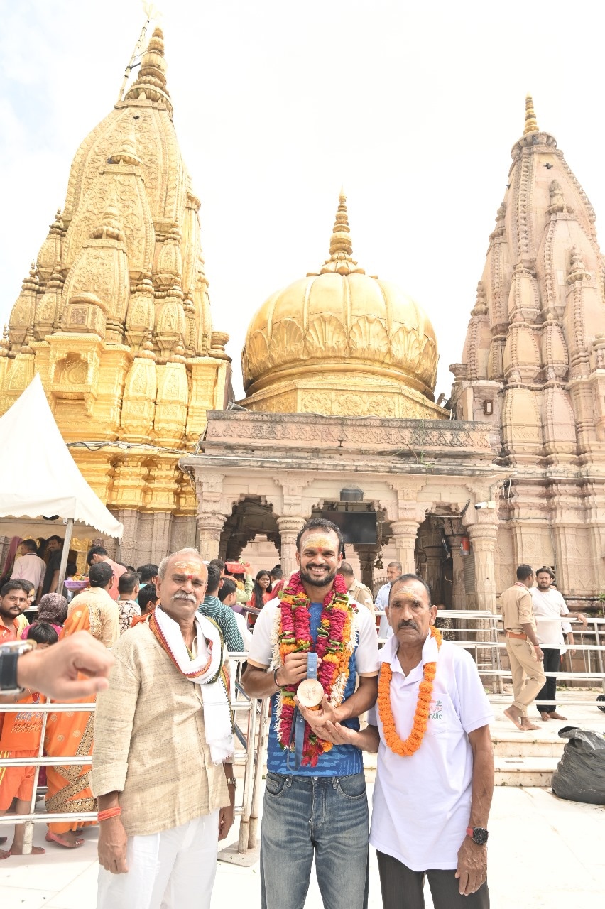 Kashi Vishwanath Dham: ओलंपियन ललित उपाध्याय ने बाबा विश्वनाथ को समर्पित किया मेडल, कहा - 'बनारस से सीखा जो होगा देखा जाएगा