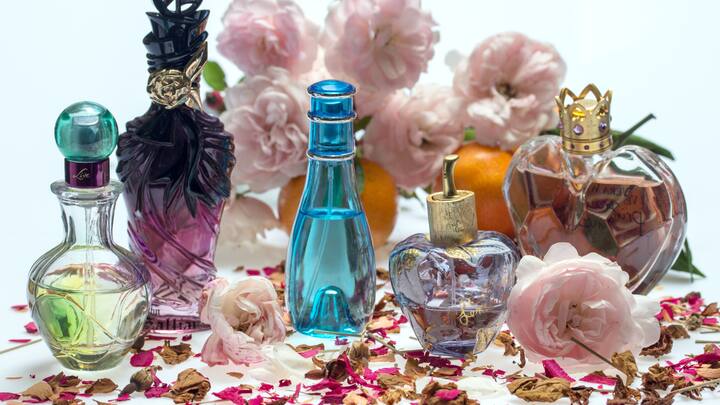 Perfumes are essential whenever we step out, especially in this hot and humid weather. But, often we make a few mistakes when it comes to the application of perfumes. Let us have a look at some.