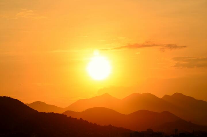 ये हम नहीं कह रहे, बल्कि NASA के अंतरिक्ष यात्री स्कॉट केली का कहना है. उन्होंने बताया कि भले ही सूर्य धरती से पीला दिखता है लेकिन ये सफेद रंग का होता है.