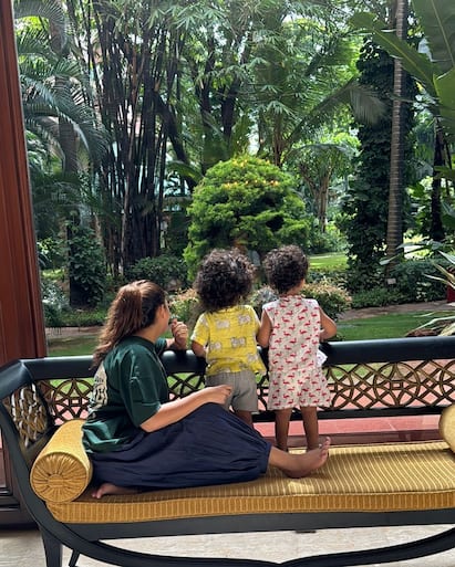 Nayanthara with Kids : குழந்தைகளை கொஞ்சி விளையாடும் நடிகை நயன்தாரா! Nayanthara with Kids : குழந்தைகளை கொஞ்சி விளையாடும் நடிகை நயன்தாரா!