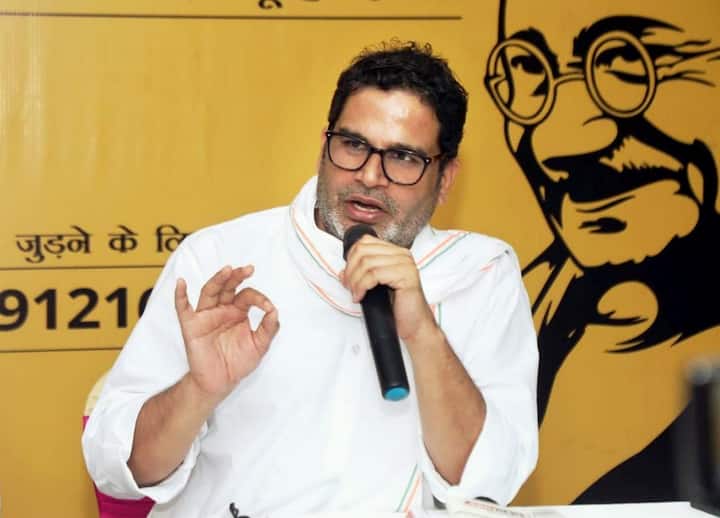 चुनावी रणनीतिकार ने कहा कि मृतप्राय हारी जद(यू) को सुझाव देकर वह खड़ाकर सकते हैं तब फिर बिहार के लाखों लोगों के बनाए संकठन को क्यों नहीं खड़ा कर सकते.