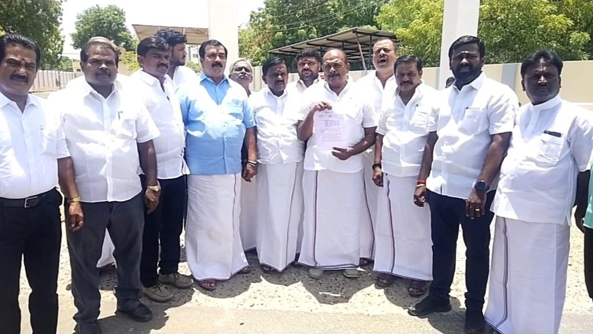 சசிகலா வருகை! அதிமுக கொடியை அகற்றாவிட்டால்... நெல்லையில் அதிமுகவினர் எச்சரிக்கை..!