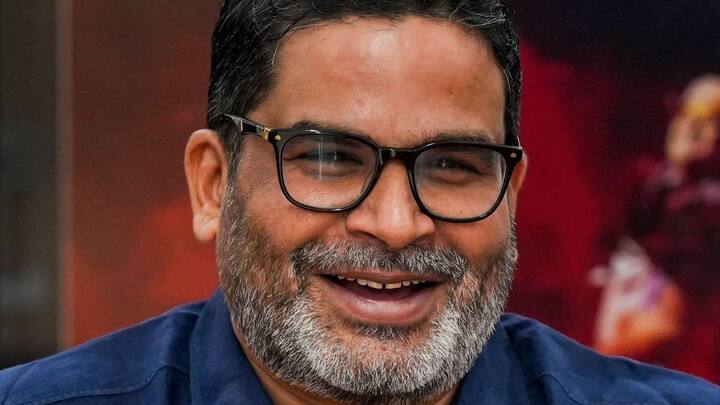 प्रशांत किशोर ने बताया कि इस पार्टी की शुरुआत एक करोड़ सदस्यों के साथ हो रही है, जो किसी भी पार्टी के पास नहीं है. पहले दिन इस जब यह दल की घोषणा होगी तो राज्य से लेकर पंचायत स्तर तक बिहार के सभी इकाइयों में पूरा संगठन पहले घोषित हो जाएगा. यह बो दल होगा जिसमें लोगों की जनसंख्या के हिसाब से उनकी भागीदारी होगी. दल को बनाने वाले लोग हर क्षेत्र में बैठेंगे और उम्मीदवारों का चयन करेंगे.