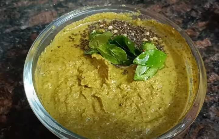 கொத்தமல்லி சட்னி அரைக்கும் போது, புளி சேர்ப்பதற்கு பதிலாக ஒரு துண்டு மாங்காய் சேர்த்து அரைத்து சேர்த்தால் சுவையாக இருக்கும்