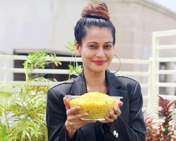 अभिनेत्री ने खुलासा किया कि हेल्दी हसल पोहा, पराठा, सब्जी डिश, खिचड़ी, पनीर पराठा और आलू पुरी सहित कई ट्रेडिशनल डिशेज उपलब्ध कराएगा.