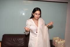 Sara Ali Khan Celebrates Birthday With Paparazzi, Cuts Cake. See Pics