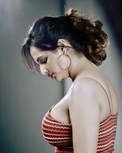 Jyothi Poorvaj : జగతి మేడమ్​ని చూస్తే స్టూడెంట్ అనుకుంటారేమో.. ఫోటోల్లో చాలా హాట్​గా ఉంది కదూ