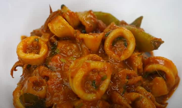 செய்முறை : முதலில் கனவா மீனை கழுவி சுத்தம் செய்து அதில் மஞ்சள் தூள், மிளகாய் தூள், உப்பு சேர்த்து கலந்துகொள்ளவும்.