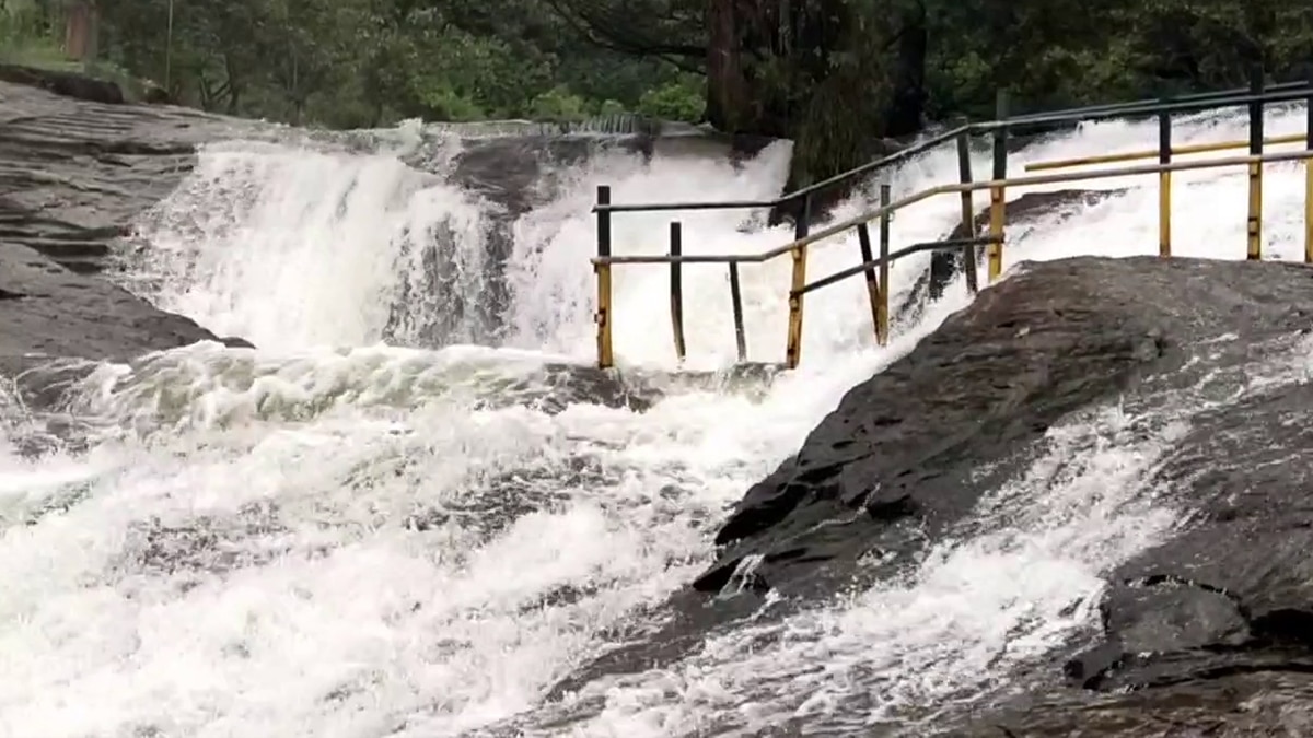 தேனியில் கொட்டித்தீர்த்த கன மழை: வராக நதி , கும்பக்கரை அருவியில் வெள்ளப்பெருக்கு