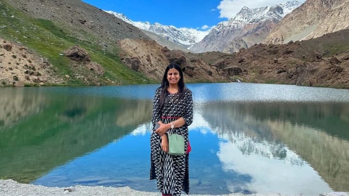 তাঁর বাবার প্রথমে মুখের ক্যান্সার এবং পরে ফুসফুসের ক্যানসার ধরা পড়ে। চিকিৎসা করাতে থাকে রীতিকা। কিন্তু প্রশিক্ষণের সময়েই বাবা-মাকে হারান তিনি। ছবি- রীতিকা জিন্দালের ইনস্টাগ্রাম