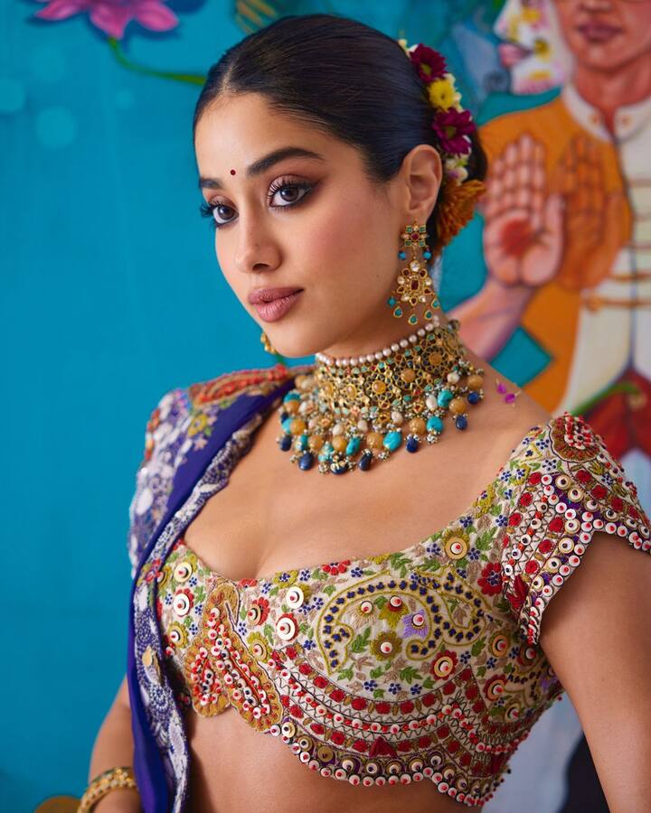 ஜூனியர் என்.டி.ஆரின் தேவரா படத்தின் மூலம் தெலுங்கு சினிமாவில் அறிமுகமாகிறார்.