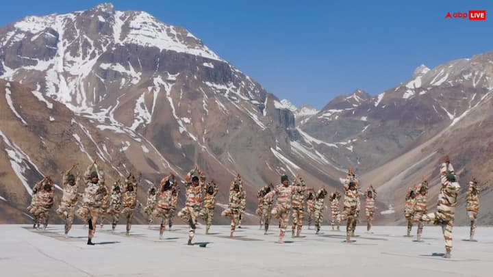 ITBP Constable Recruitment 2024: भारत-तिब्बत सीमा पुलिस ने 200 से ज्यादा पदों पर भर्ती निकाली है. जिनके लिए उम्मीदवार आधिकारिक साइट पर जाकर आवेदन कर सकते हैं.