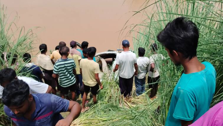 bihar Uncontrolled car overturned in the canal five people died in Aurangabad ann Bihar News: पटना जा रही कार अनियंत्रित होकर औरंगाबाद नहर में पलटी, गाड़ी में सवार सभी पांच लोगों की मौत