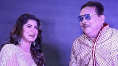 Srabanti-Madan: শাড়ি-এলো চুল-হালকা মেকআপে সুন্দরী শ্রাবন্তী, ছবি পোস্ট করতেই মদন মিত্র লিখলেন...