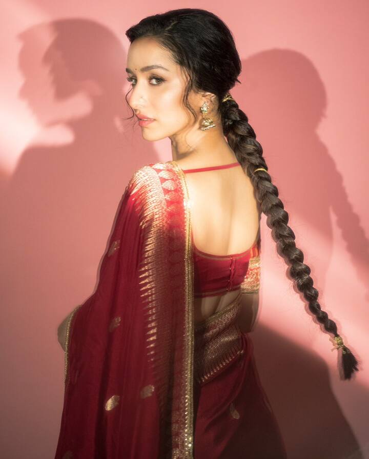 अगर आप भी जानना चाहते हैं तो बता दें कि श्रद्धा कपूर की फिल्म के लिए करीब 5 करोड़ रुपए की भारी भरकम फीस ली है.