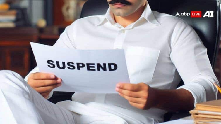 Sultanpur Chief Minister mass marriage scheme Big scam marriage re arranged money secretary suspended ann मुख्यमंत्री सामूहिक विवाह योजना में बड़ा घोटाला, पैसे के लिए दोबारा कराई गई शादी, सचिव सस्पेंड