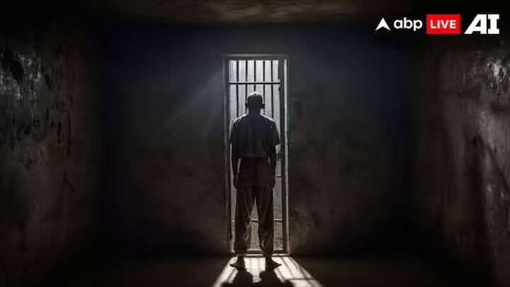 મીરપુર (ઢાકામાં)માં બનેલી આ જેલમાં કેદીઓને 20 ફૂટ ઉંચી દિવાલોના ઘેરામાં રાખવામાં આવતા હતા.