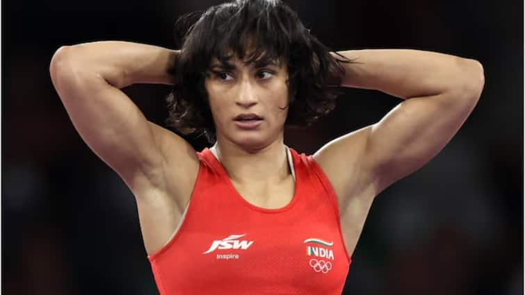 cas verdict on vinesh phogat postponed to 16 august new verdict date angry fans took over social media says tarikh pe tarikh Vinesh Phogat: तारीख पे तारीख..., विनेश फोगाट मामले में फिर बढ़ी फैसले की बढ़ी डेट, तो भड़के फैंस ने खोला मोर्चा