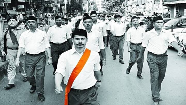 RSS Linked Books Mandated In Madhya Pradesh Colleges Congress slams controversial move ஆஸ்.எஸ்.எஸ் புத்தகங்களை படிப்பது கட்டாயம்? சர்ச்சையை கிளப்பும் பாஜக அரசின் முடிவு!