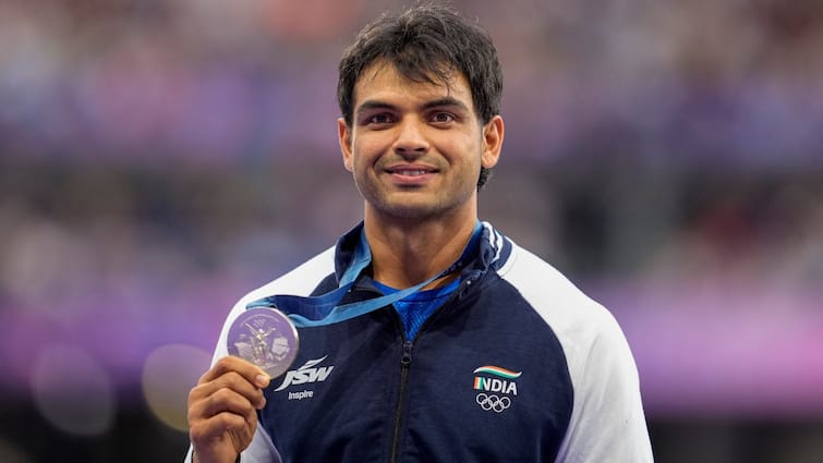 Neeraj Chopra Diet Plan for Paris Olympics 2024 Silver Medal Javelin throw Neeraj Chopra Diet Plan: मेडल जीतने के लिए ये डाइट प्लान फॉलो कर रहे थे नीरज चोपड़ा, ऐसे ही नहीं मिल गया सिल्वर