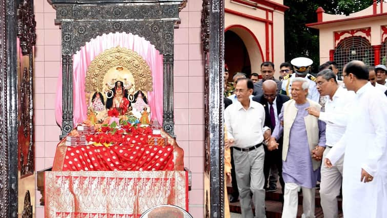 Bangladesh Chief Adviser Muhammad Yunus Visits Dhakeshwari Temple Interim Govt On Human Rights Yunus Visits Dhakeshwari Temple, Says Bangladesh Interim Govt’s ‘Prime Goal’ Is To Establish Human Rights