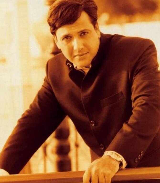 1980 के दशक में गोविंदा की इल्जाम, सदा सुहागन, दादागिरी, दो कैदी, प्यार करके देखो और खुदगर्ज फिल्में खूब हिट रही थीं. 1990 के दशक में, उन्होंने डेविड धवन के साथ एक कॉमेडी आइकन के रूप में अपनी स्थिति मजबूत की और कई शानदार फिल्मों के जरिये दर्शकों को खूब एंटरनेट किया. गोविंदा आखिरी बार 2019 की फिल्म रंगीला राजा में नजर आए थे.