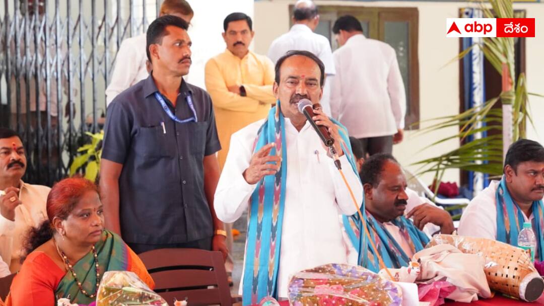 Etela Rajender questions Telangana Govt over beneficiaries crop loan waiver in state Telangana News: రైతు రుణమాఫీ అంతా బూటకమే, విధివిధానాల పేరుతో లక్షల మందిని తప్పించారన్న ఈటల రాజేందర్