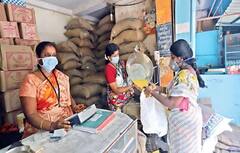 Free Ration Eligibility: સરકાર તરફથી કોને નથી મળતું મફતમાં રાશન, લેવા પર થઇ શકે છે સજા