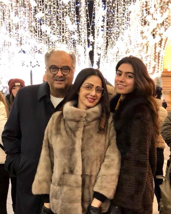 'मिस्टर इंडिया' या सिनेमाच्या शूटिंगदरम्यान श्रीदेवी आणि बोनी कपूर यांची मैत्री झाली. बोनी आणि श्रीदेवी यांच्यात भावा-बहिणीचं नातं आहे असं बोनी कपूर यांच्या पहिल्या पत्नीला वाटत होते.
